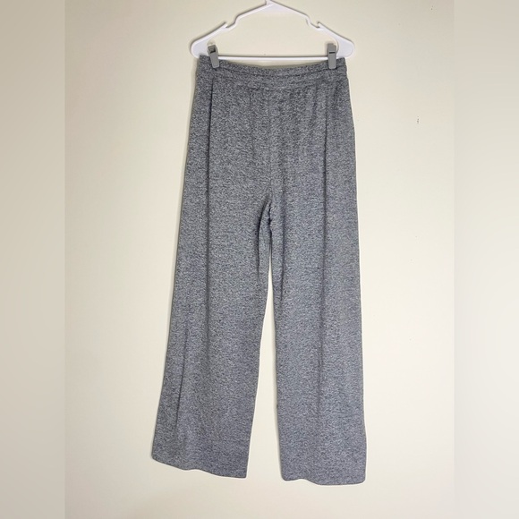 Vuori- Halo Wide Leg Essential Pant - Picture 8 of 9